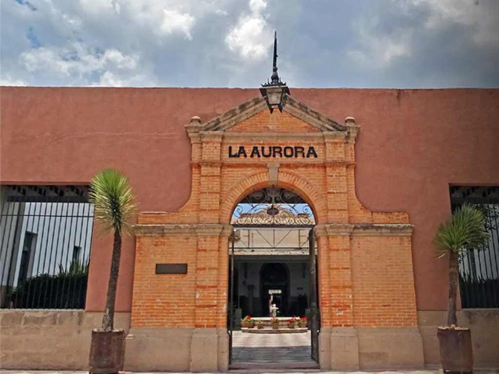 fabrica la aurora arte diseno e historia en san miguel de allende